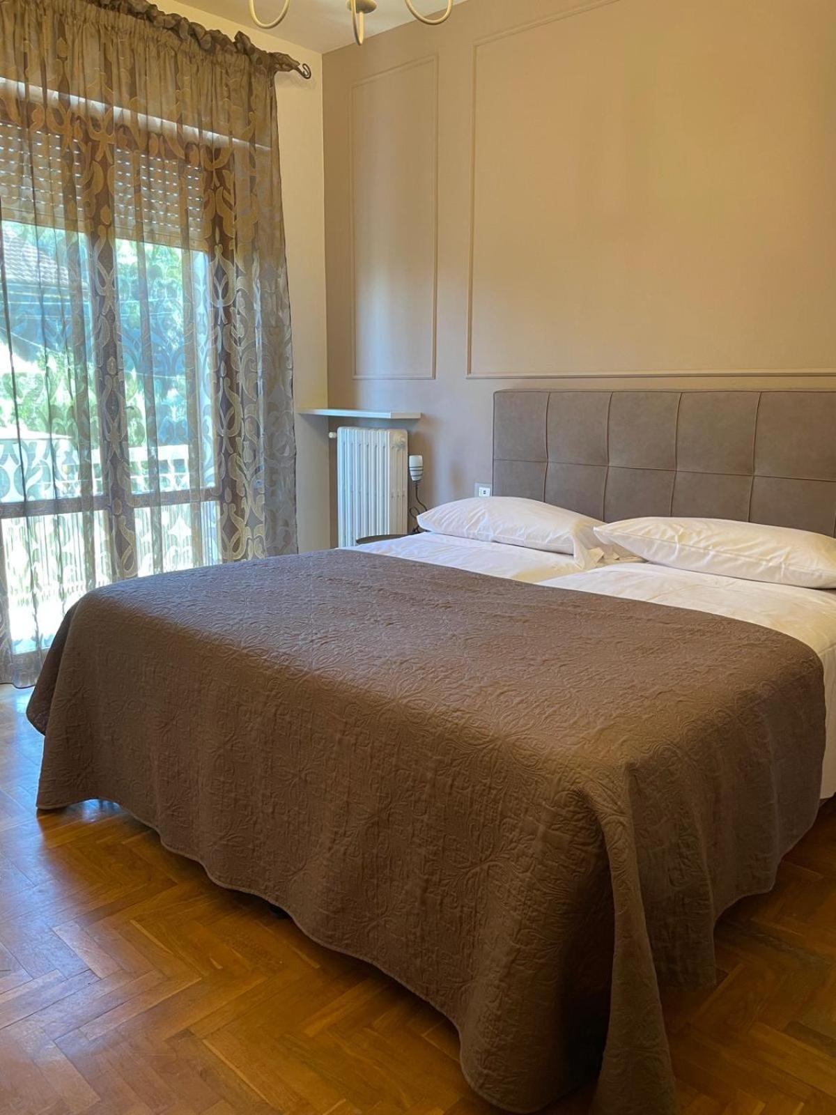 Residenza Sandrini กัมบาสซี แตร์เม ภายนอก รูปภาพ